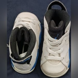 Jordan retro 6 toddler 4c